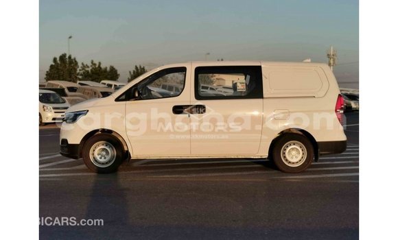 Buy Import Hyundai Accent White Car in Import - Dubai in Ashanti Buy Import Hyundai Accent White Car in Import - Dubai in Ashanti