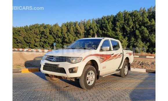 Sayi Imported Mitsubishi L200 White Mota in Import - Dubai a Ashanti Sayi Imported Mitsubishi L200 White Mota in Import - Dubai a Ashanti