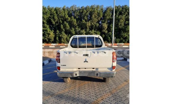 Sayi Imported Mitsubishi L200 White Mota in Import - Dubai a Ashanti Sayi Imported Mitsubishi L200 White Mota in Import - Dubai a Ashanti