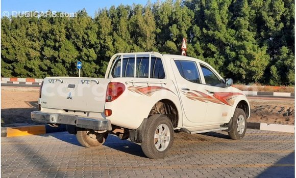 Sayi Imported Mitsubishi L200 White Mota in Import - Dubai a Ashanti Sayi Imported Mitsubishi L200 White Mota in Import - Dubai a Ashanti