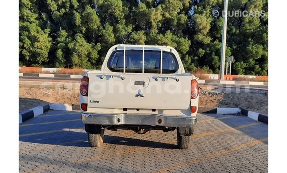 Sayi Imported Mitsubishi L200 White Mota in Import - Dubai a Ashanti Sayi Imported Mitsubishi L200 White Mota in Import - Dubai a Ashanti