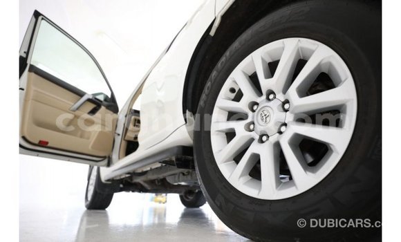 Sayi Imported Toyota Prado White Mota in Import - Dubai a Ashanti Sayi Imported Toyota Prado White Mota in Import - Dubai a Ashanti