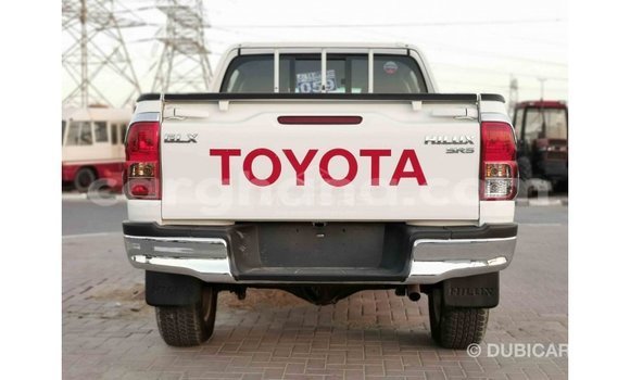 Buy Import Toyota Hilux White Car in Import - Dubai in Ashanti Buy Import Toyota Hilux White Car in Import - Dubai in Ashanti