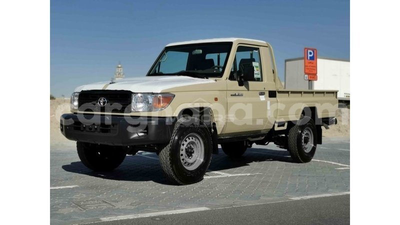 Big with watermark toyota land cruiser ashanti import dubai 13473