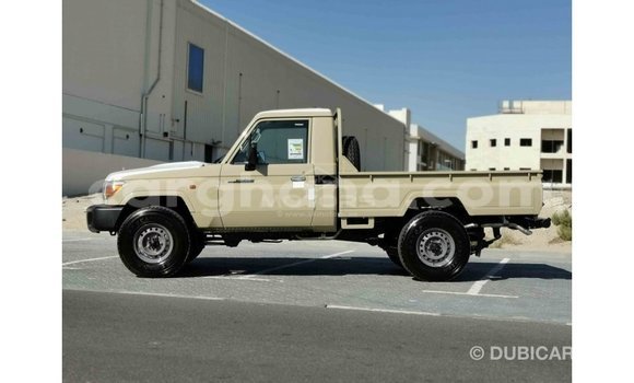 Ra Imported Toyota Land Cruiser Alagara Ọkọ̀ in Import - Dubai ni Ashanti Ra Imported Toyota Land Cruiser Alagara Ọkọ̀ in Import - Dubai ni Ashanti