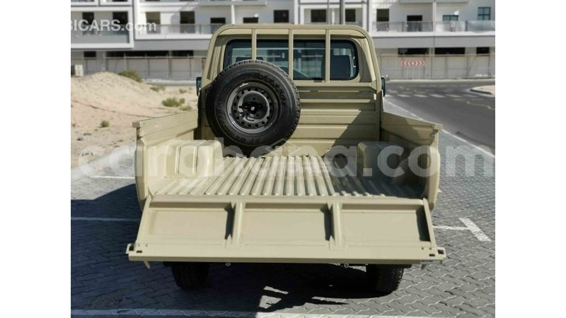 Big with watermark toyota land cruiser ashanti import dubai 13473