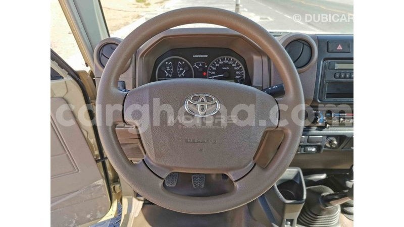 Big with watermark toyota land cruiser ashanti import dubai 13473