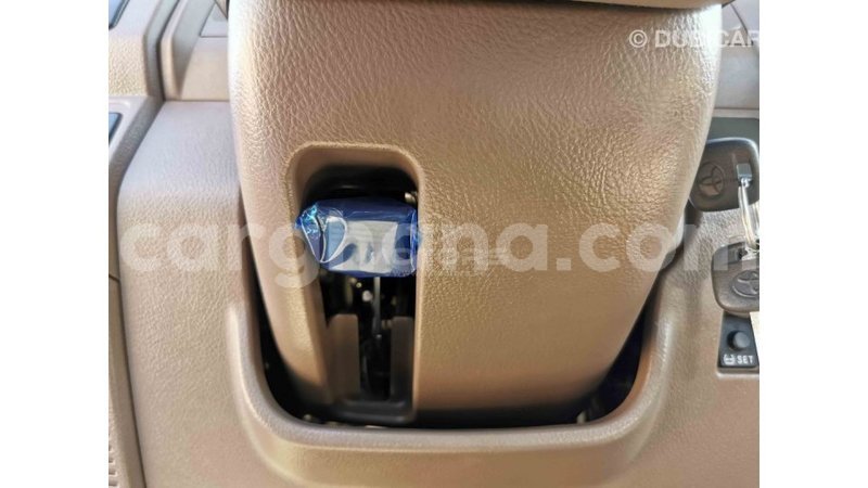 Big with watermark toyota land cruiser ashanti import dubai 13473