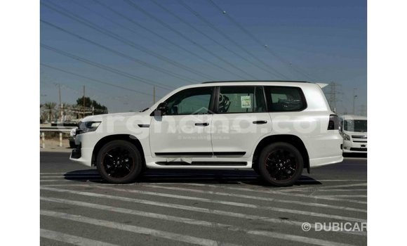 Buy Import Toyota Land Cruiser White Car in Import - Dubai in Ashanti Buy Import Toyota Land Cruiser White Car in Import - Dubai in Ashanti