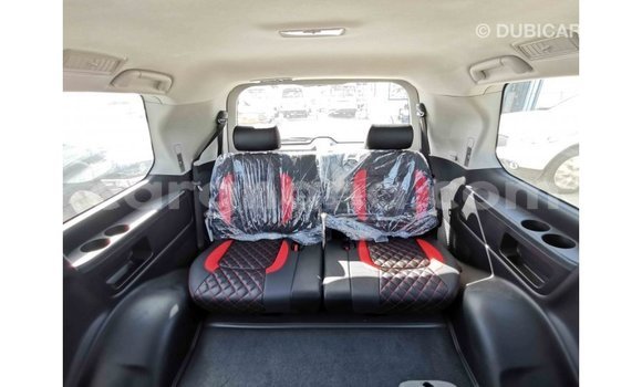 Buy Import Toyota Land Cruiser White Car in Import - Dubai in Ashanti Buy Import Toyota Land Cruiser White Car in Import - Dubai in Ashanti