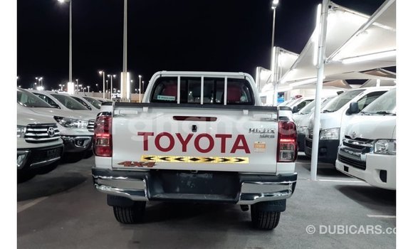Ra Imported Toyota Hilux funfun Ọkọ̀ in Import - Dubai ni Ashanti Ra Imported Toyota Hilux funfun Ọkọ̀ in Import - Dubai ni Ashanti
