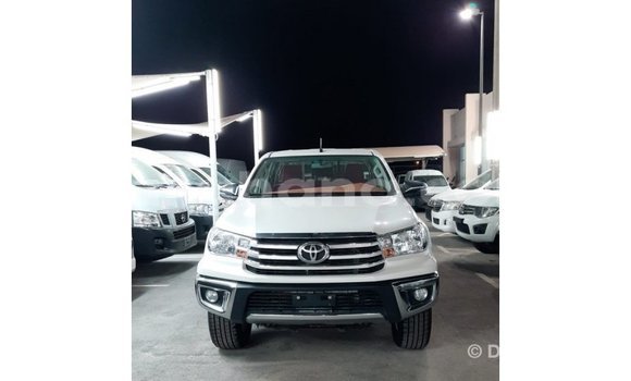 Ra Imported Toyota Hilux funfun Ọkọ̀ in Import - Dubai ni Ashanti Ra Imported Toyota Hilux funfun Ọkọ̀ in Import - Dubai ni Ashanti