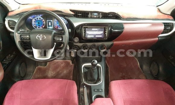 Ra Imported Toyota Hilux funfun Ọkọ̀ in Import - Dubai ni Ashanti Ra Imported Toyota Hilux funfun Ọkọ̀ in Import - Dubai ni Ashanti