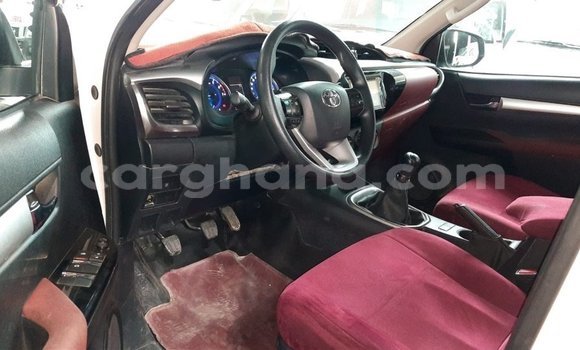 Ra Imported Toyota Hilux funfun Ọkọ̀ in Import - Dubai ni Ashanti Ra Imported Toyota Hilux funfun Ọkọ̀ in Import - Dubai ni Ashanti