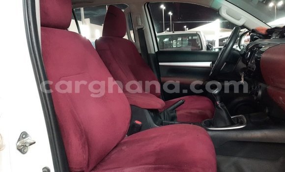 Ra Imported Toyota Hilux funfun Ọkọ̀ in Import - Dubai ni Ashanti Ra Imported Toyota Hilux funfun Ọkọ̀ in Import - Dubai ni Ashanti