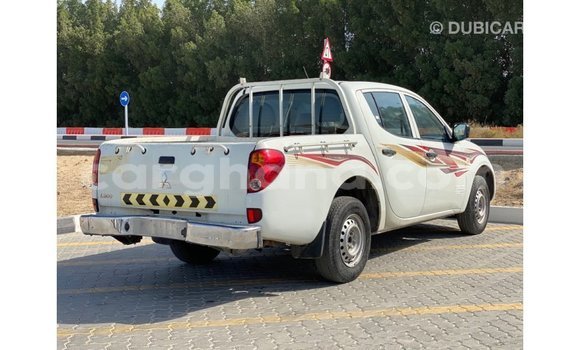 Ra Imported Mitsubishi L200 funfun Ọkọ̀ in Import - Dubai ni Ashanti Ra Imported Mitsubishi L200 funfun Ọkọ̀ in Import - Dubai ni Ashanti