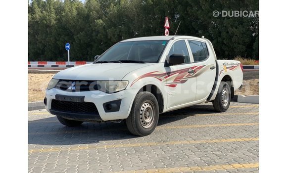 Ra Imported Mitsubishi L200 funfun Ọkọ̀ in Import - Dubai ni Ashanti Ra Imported Mitsubishi L200 funfun Ọkọ̀ in Import - Dubai ni Ashanti