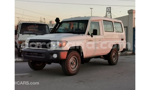 Buy Import Toyota Land Cruiser White Car in Import - Dubai in Ashanti Buy Import Toyota Land Cruiser White Car in Import - Dubai in Ashanti