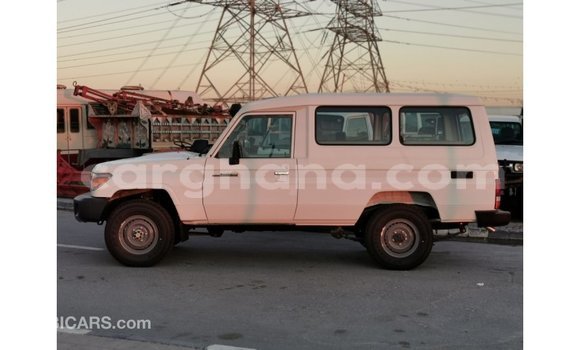 Buy Import Toyota Land Cruiser White Car in Import - Dubai in Ashanti Buy Import Toyota Land Cruiser White Car in Import - Dubai in Ashanti
