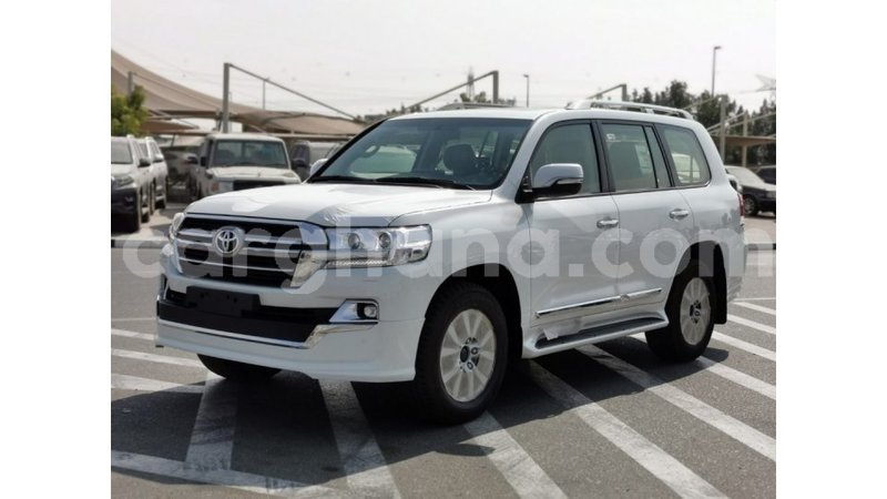 Big with watermark toyota land cruiser ashanti import dubai 13526