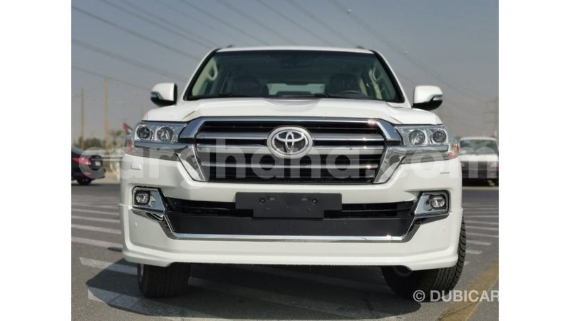 Big with watermark toyota land cruiser ashanti import dubai 13526