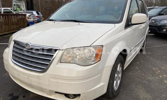 Buy Used Chrysler Town & Country White Car in Accra in Greater Accra