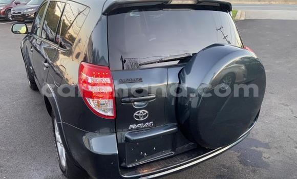Ra Àlòkù Toyota RAV4 Black Ọkọ̀ in Accra ni Greater Accra