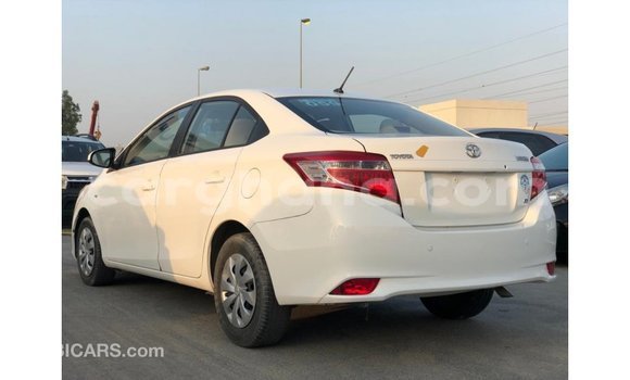 Ra Imported Toyota Yaris funfun Ọkọ̀ in Import - Dubai ni Ashanti Ra Imported Toyota Yaris funfun Ọkọ̀ in Import - Dubai ni Ashanti