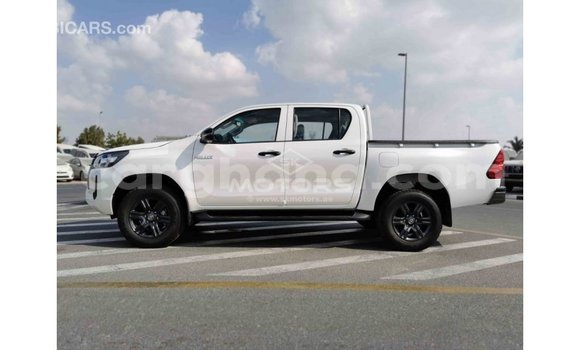 Buy Import Toyota Hilux White Car in Import - Dubai in Ashanti Buy Import Toyota Hilux White Car in Import - Dubai in Ashanti