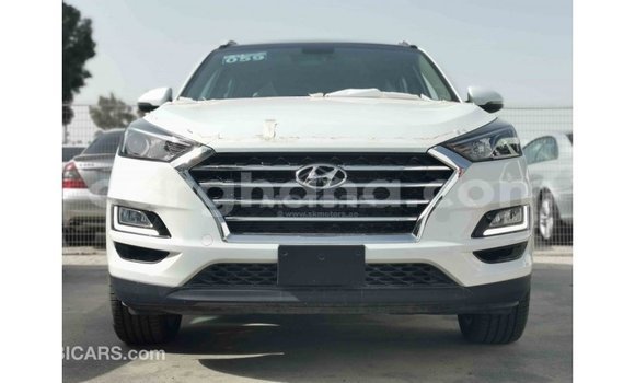 Buy Import Hyundai Tucson White Car in Import - Dubai in Ashanti Buy Import Hyundai Tucson White Car in Import - Dubai in Ashanti