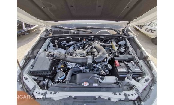 Sayi Imported Toyota Hilux White Mota in Import - Dubai a Ashanti Sayi Imported Toyota Hilux White Mota in Import - Dubai a Ashanti