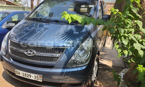 Buy Used Hyundai Starex Blue Car in Accra in Greater Accra Buy Used Hyundai Starex Blue Car in Accra in Greater Accra