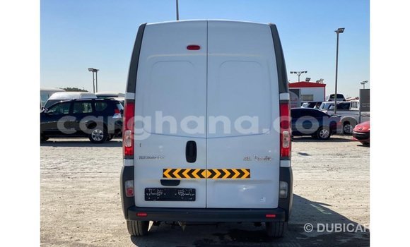 Sayi Imported Renault Trafic White Babbar mota in Import - Dubai a Ashanti Sayi Imported Renault Trafic White Babbar mota in Import - Dubai a Ashanti