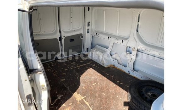 Sayi Imported Renault Trafic White Babbar mota in Import - Dubai a Ashanti Sayi Imported Renault Trafic White Babbar mota in Import - Dubai a Ashanti