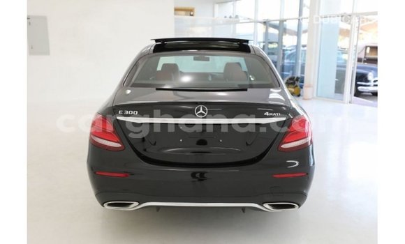 Buy Import Mercedes‒Benz 1117 Black Truck in Import - Dubai in Ashanti Buy Import Mercedes‒Benz 1117 Black Truck in Import - Dubai in Ashanti