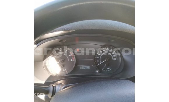 Sayi Imported Toyota Hilux White Mota in Import - Dubai a Ashanti Sayi Imported Toyota Hilux White Mota in Import - Dubai a Ashanti