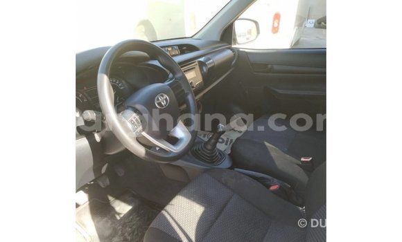 Sayi Imported Toyota Hilux White Mota in Import - Dubai a Ashanti Sayi Imported Toyota Hilux White Mota in Import - Dubai a Ashanti