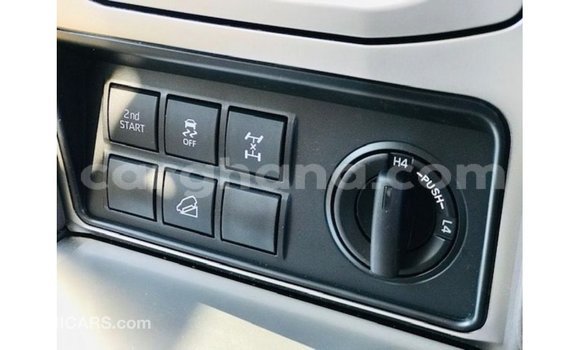 Ra Imported Toyota Prado funfun Ọkọ̀ in Import - Dubai ni Ashanti Ra Imported Toyota Prado funfun Ọkọ̀ in Import - Dubai ni Ashanti