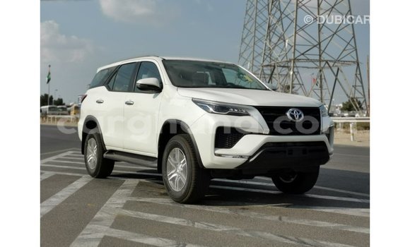 Sayi Imported Toyota Fortuner White Mota in Import - Dubai a Ashanti Sayi Imported Toyota Fortuner White Mota in Import - Dubai a Ashanti
