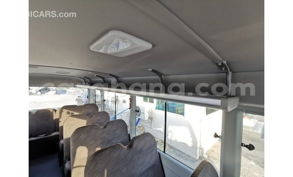 Sayi Imported Toyota Coaster White Mota in Import - Dubai a Ashanti Sayi Imported Toyota Coaster White Mota in Import - Dubai a Ashanti