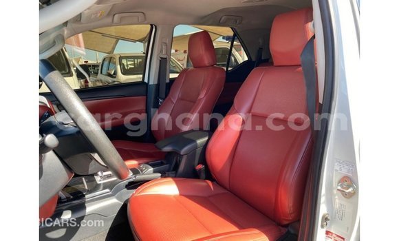 Buy Import Toyota Fortuner White Car in Import - Dubai in Ashanti Buy Import Toyota Fortuner White Car in Import - Dubai in Ashanti