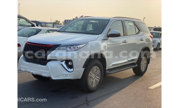 Ra Imported Toyota Fortuner funfun Ọkọ̀ in Import - Dubai ni Ashanti Ra Imported Toyota Fortuner funfun Ọkọ̀ in Import - Dubai ni Ashanti