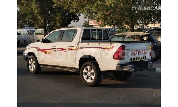 Buy Import Toyota Hilux White Car in Import - Dubai in Ashanti Buy Import Toyota Hilux White Car in Import - Dubai in Ashanti