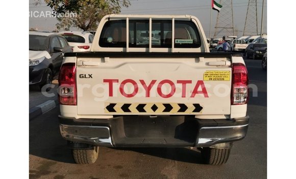 Buy Import Toyota Hilux White Car in Import - Dubai in Ashanti Buy Import Toyota Hilux White Car in Import - Dubai in Ashanti