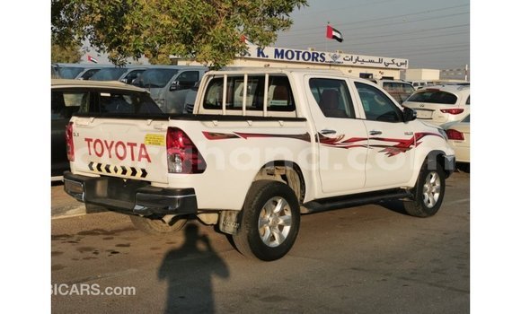 Buy Import Toyota Hilux White Car in Import - Dubai in Ashanti Buy Import Toyota Hilux White Car in Import - Dubai in Ashanti