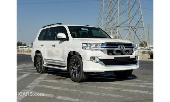 Buy Import Toyota Land Cruiser White Car in Import - Dubai in Ashanti Buy Import Toyota Land Cruiser White Car in Import - Dubai in Ashanti