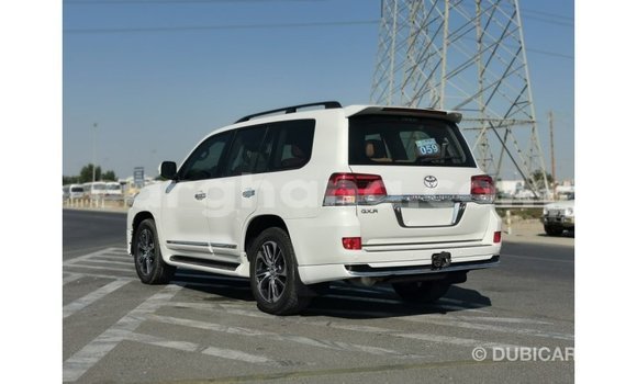 Buy Import Toyota Land Cruiser White Car in Import - Dubai in Ashanti Buy Import Toyota Land Cruiser White Car in Import - Dubai in Ashanti