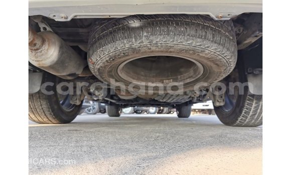 Buy Import Toyota Land Cruiser White Car in Import - Dubai in Ashanti Buy Import Toyota Land Cruiser White Car in Import - Dubai in Ashanti