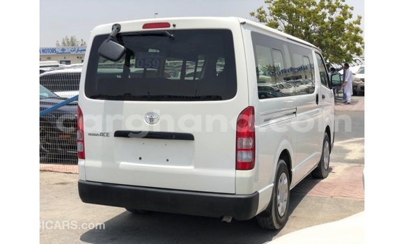 Ra Imported Toyota Hiace funfun Ọkọ̀ in Import - Dubai ni Ashanti Ra Imported Toyota Hiace funfun Ọkọ̀ in Import - Dubai ni Ashanti