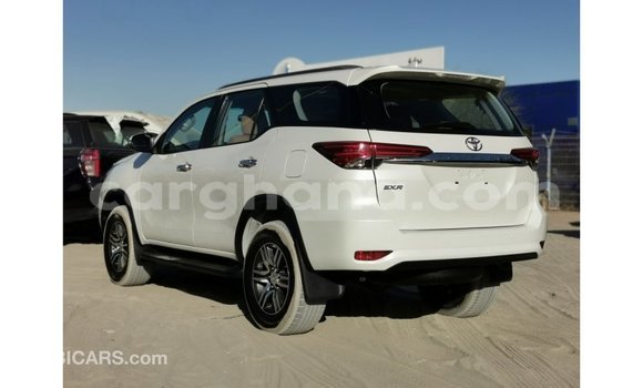 Buy Import Toyota Fortuner White Car in Import - Dubai in Ashanti Buy Import Toyota Fortuner White Car in Import - Dubai in Ashanti